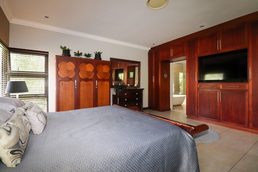 5 Bedroom Property for Sale in Wilkoppies North West